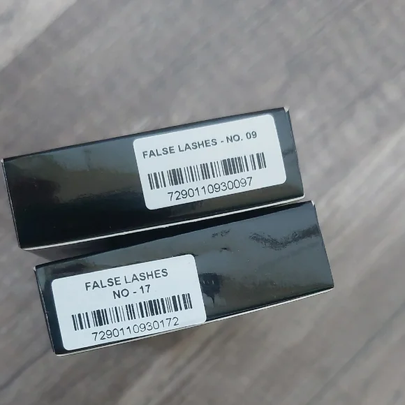 IL MAKIAGE Black Lashes Voluminous Drama - Styles No. 09 And No. 17 NWT - Picture 2 of 2